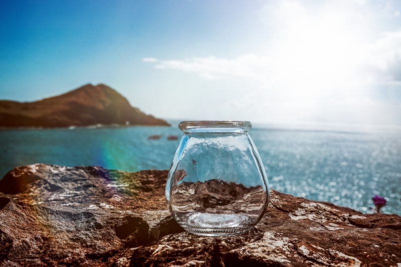 madeira-bottles-cliff-vorher1